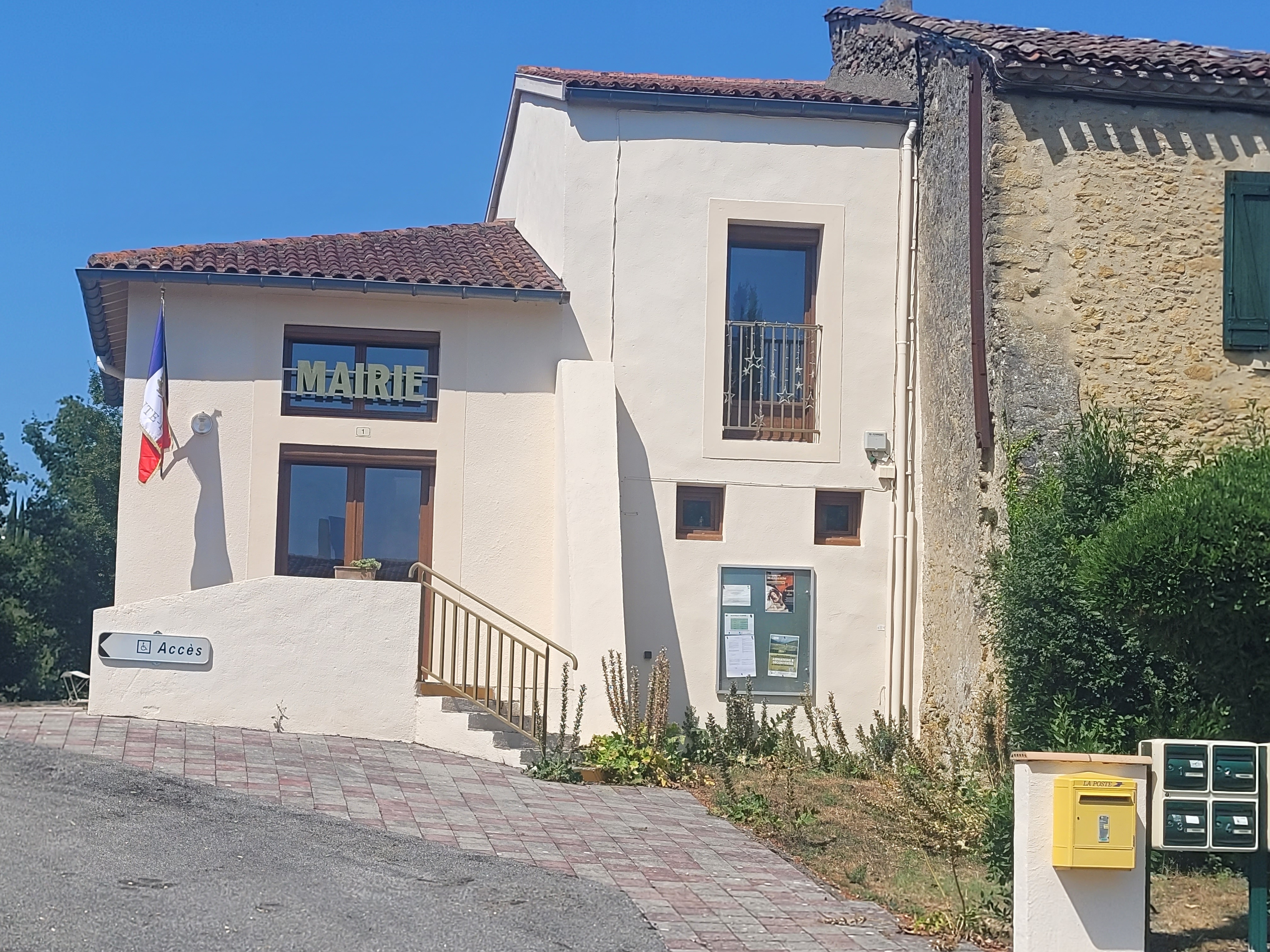 Vue panoramique de Sainte-Foi - Village ariégeois au cœur des Pyrénées